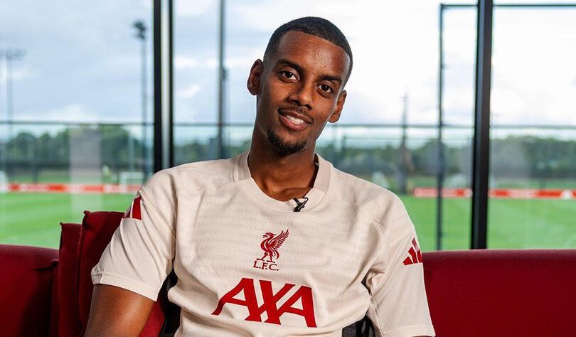 Alexander Isak Resmi Pakai Nomor 9 di Liverpool: Jalan Menuju Legenda atau Sejarah Pahit?
