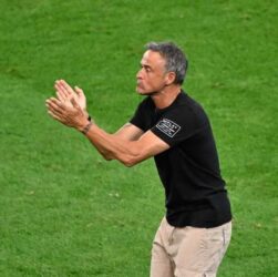 Kecelakaan Sepeda, Pelatih PSG Luis Enrique Jalani Operasi