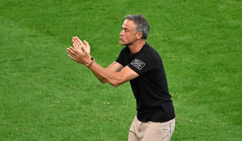 Kecelakaan Sepeda, Pelatih PSG Luis Enrique Jalani Operasi