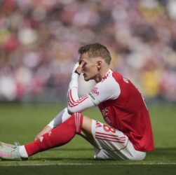 Kemenangan Penuh Luka untuk Arsenal: Cedera Odegaard Ancam Laga Liga Champions