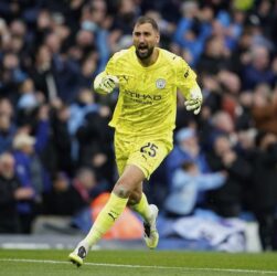 Komentar Pedas Paul Scholes: Mengapa MU Tidak Merekrut Donnarumma?