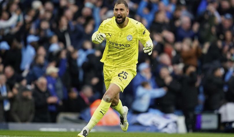 Komentar Pedas Paul Scholes: Mengapa MU Tidak Merekrut Donnarumma?
