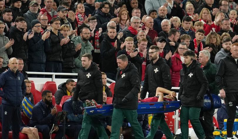 Debut yang Menghancurkan: Jawaban Arne Slot tentang Cedera Giovanni Leoni Bikin Fans Liverpool Cemas
