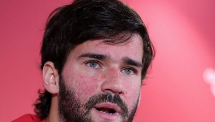 Gejolak Internal Liverpool: Alisson Becker Angkat Bicara Mengenai Sanksi Mohamed Salah dan Dukungan Skuad untuk Arne Slot